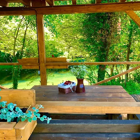 Delightful Treehouse W Private Mostar