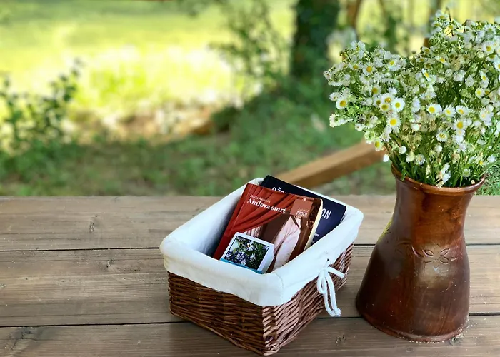 Delightful Treehouse W Private Mostar