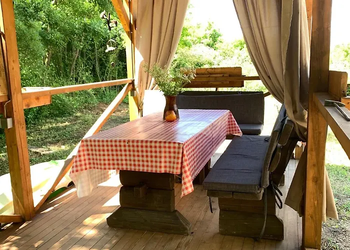 Delightful Treehouse W Private *