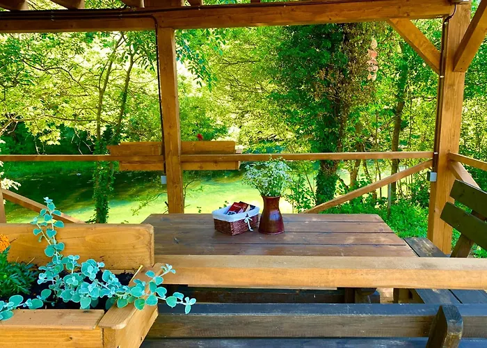 Delightful Treehouse W Private Mostar